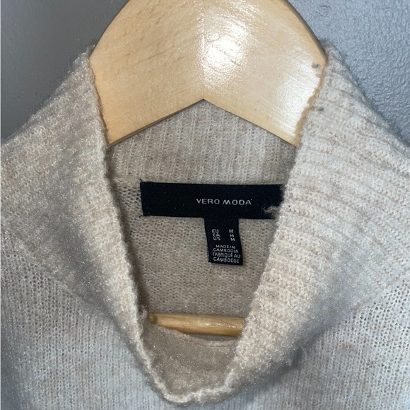 Vero moda sweater beige size medium - Picture 2 of 2